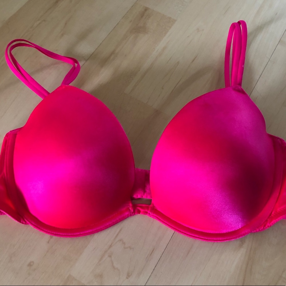 Victoria’s Secret PINK push-up bra